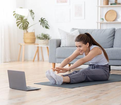 Girl-doing-online-yoga