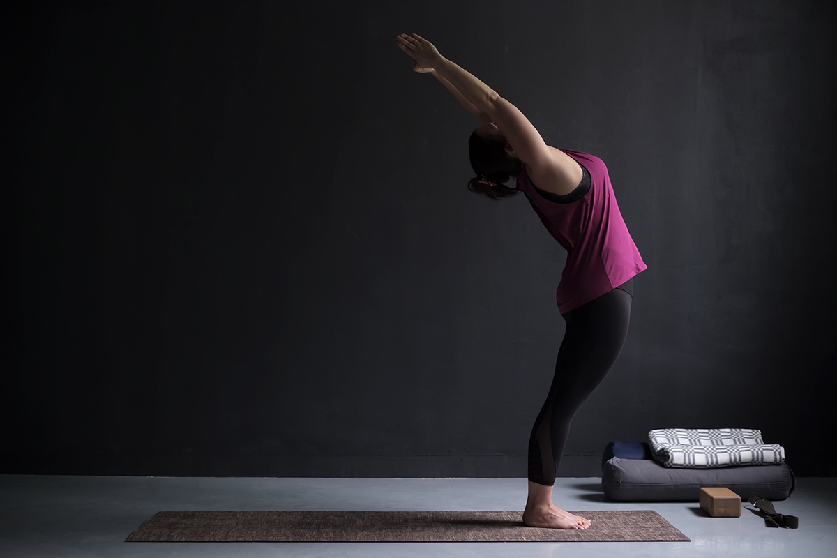 9 Morning Yoga Poses For Energy and Focus: An Alternative to Caffeine -  NBPure